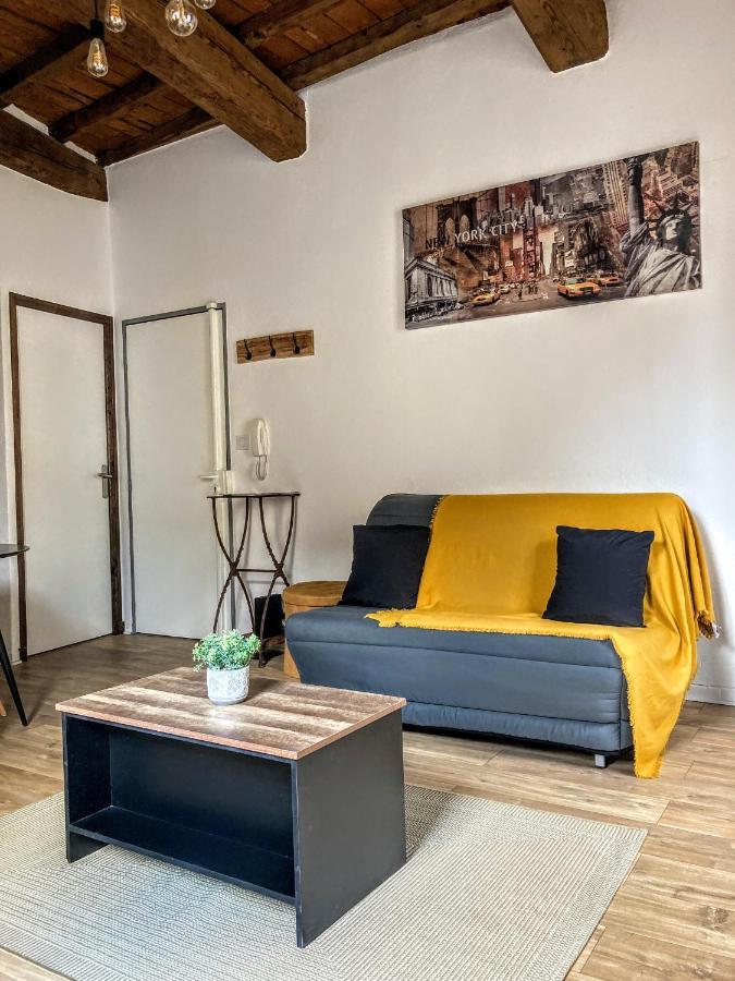 Immeuble 3 Apparts Centre Historique St Gilles Maisoncarreeconciergerie Saint-Gilles  Exterior foto